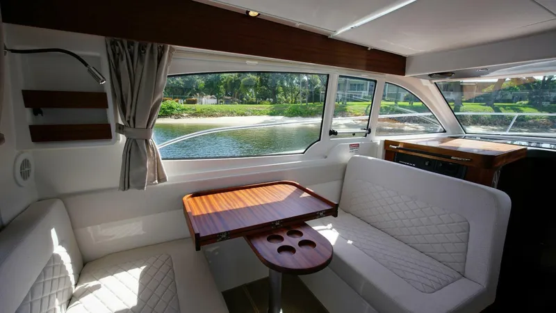 Slide: The Image of Nimbus 305 Coupe 2024 - 5442016