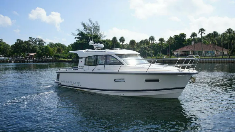 Slide: The Image of Nimbus 305 Coupe 2024 - 5442022