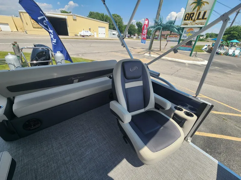 Slide: The Image of Barletta 22UC 2022 - 5442185