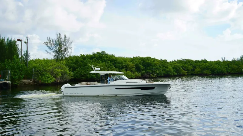 The Image of Nimbus Tender 11 - Profile 2024 Nimbus Tender 11 - 7679926