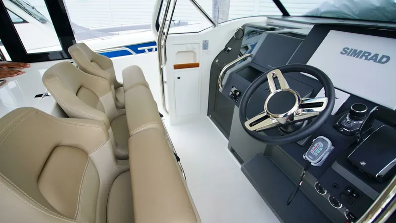 Slide: The Image of Nimbus Tender 11 - Helm 2024 Nimbus Tender 11 - 7679930