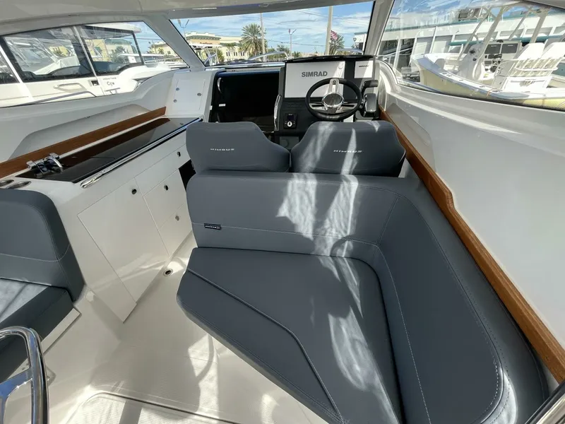 Slide: The Image of Nimbus Weekender 9 Command Deck 2024 Nimbus Weekender 9 - 7681273