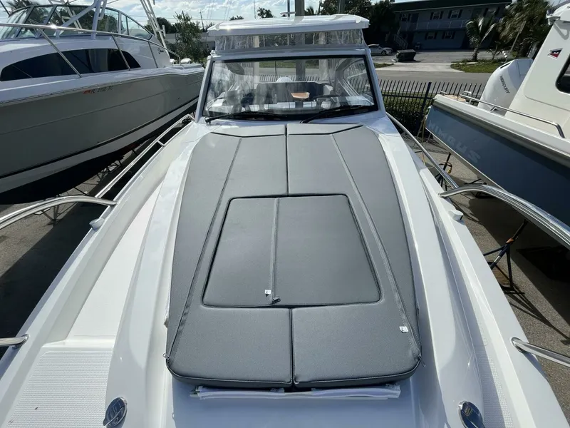 Slide: The Image of Nimbus Weekender 9 Forward Seating 2024 Nimbus Weekender 9 - 7681269
