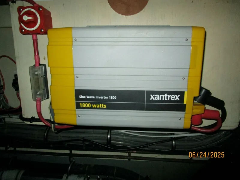 Slide: The Image of 63' Hatteras inverter - 5444724