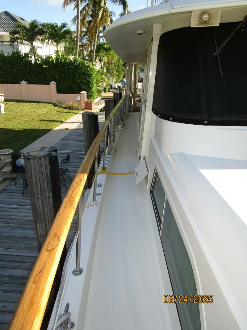 Slide: The Image of 63' Hatteras starboard side deck1 - 5444849
