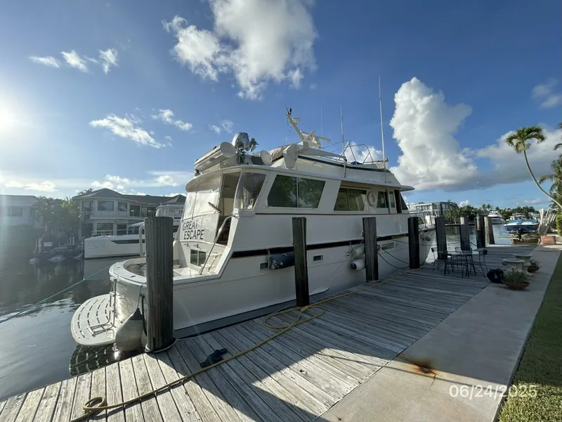 Slide: The Image of 63' Hatteras starboard aft profile - 5444819