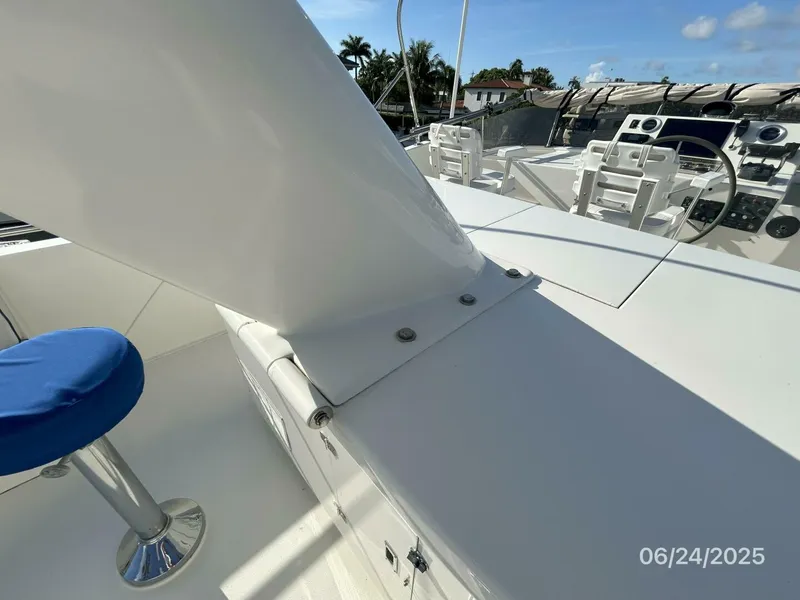 Slide: The Image of 63' Hatteras flybridge mast base hinge - 5444694