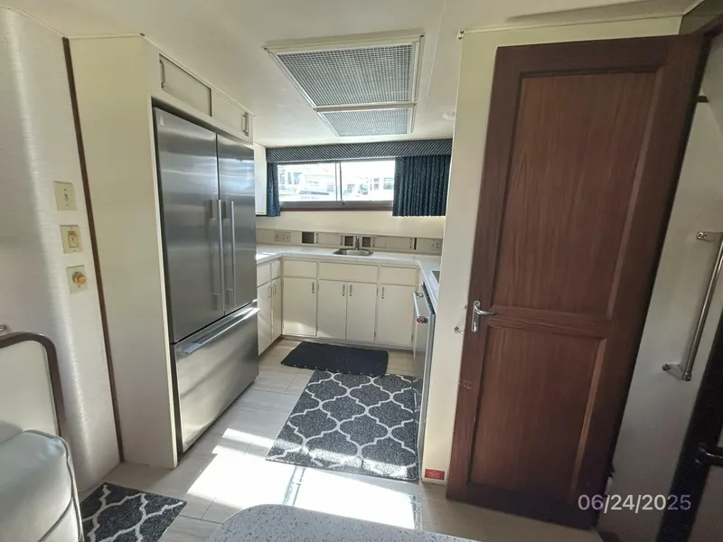 Slide: The Image of 63' Hatteras galley port - 5444718