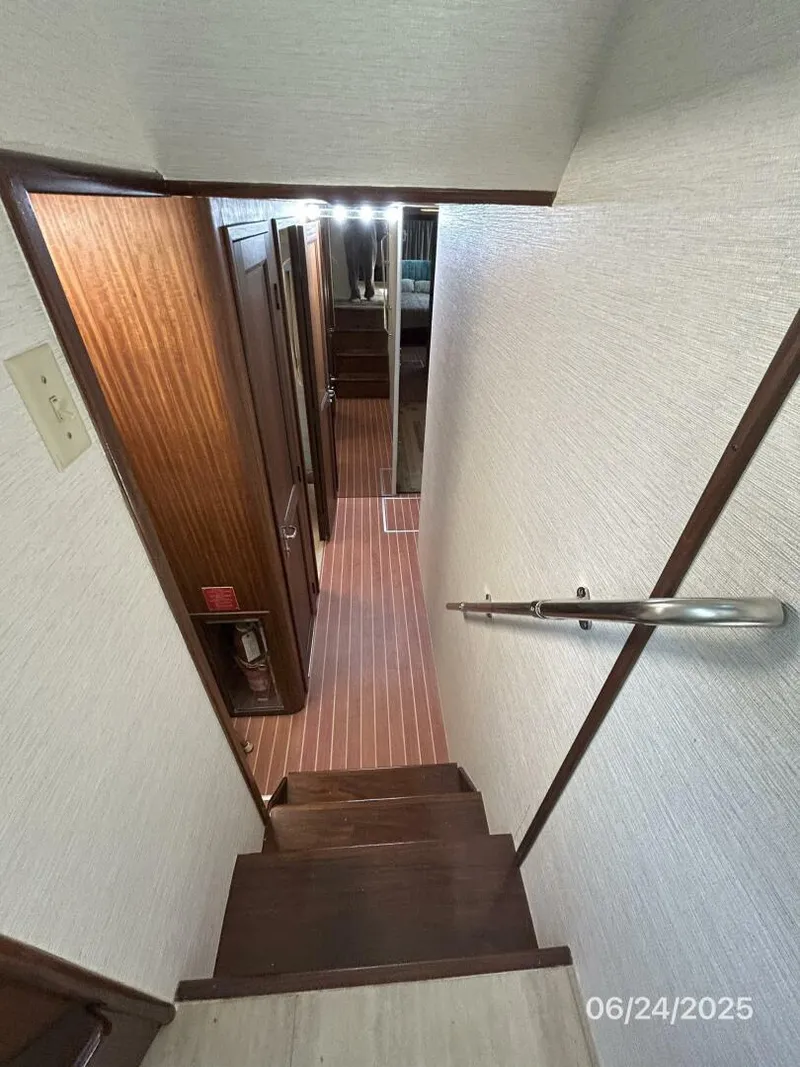 Slide: The Image of 63' Hatteras companionway - 5444676