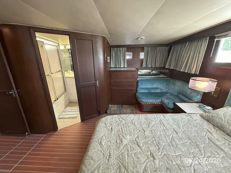 Slide: The Image of 63' Hatteras master stateroom starboard - 5444731