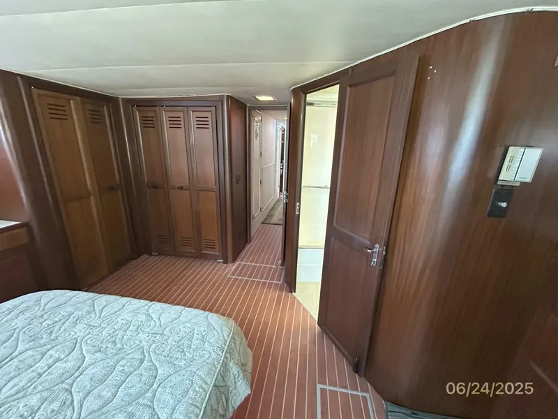Slide: The Image of 63' Hatteras master stateroom forward - 5444726