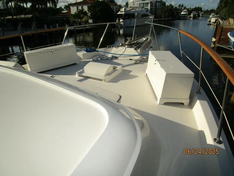 Slide: The Image of 63' Hatteras foredeck2 - 5444705