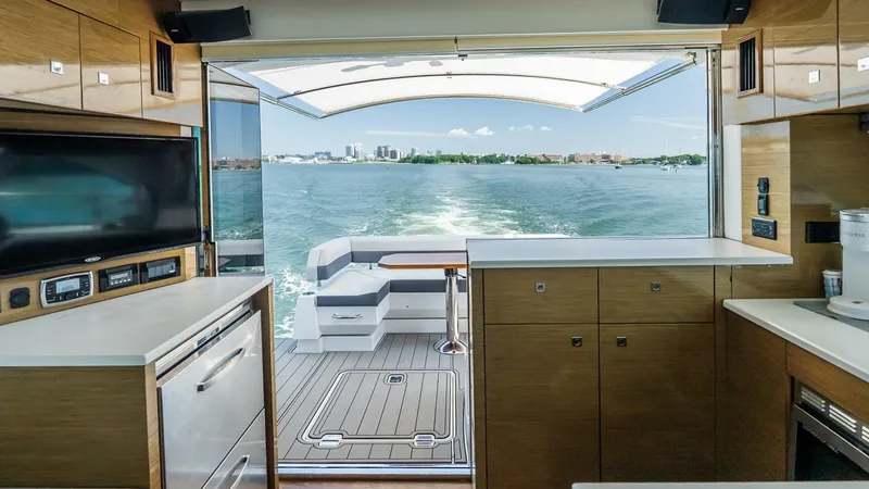 Slide: The Image of Cruisers Yachts 50 Cantius 2018 - 5444490