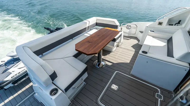 Slide: The Image of Cruisers Yachts 50 Cantius 2018 - 5444489