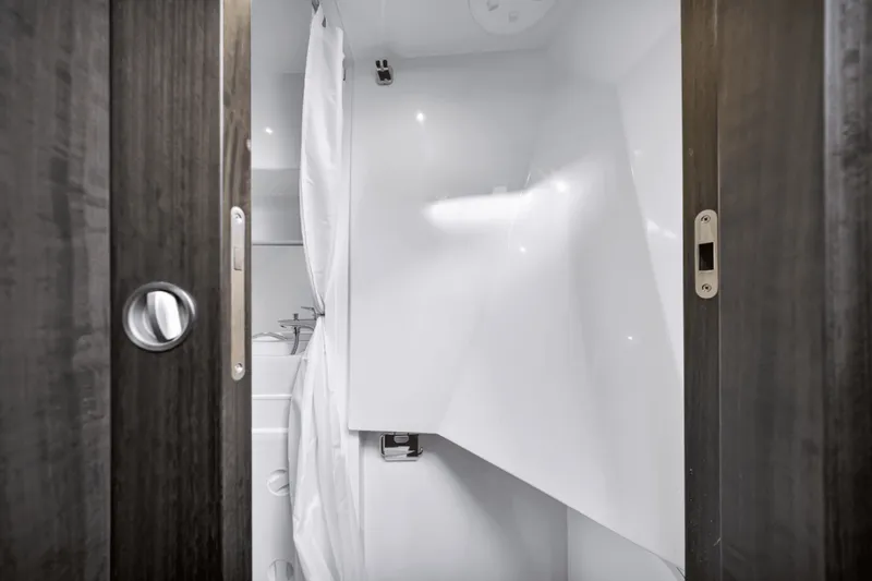 Slide: The Image of Galeon 560 FLY 2025 - 5450721