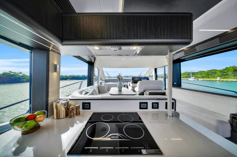 Slide: The Image of Galeon 560 FLY 2025 - 5450752