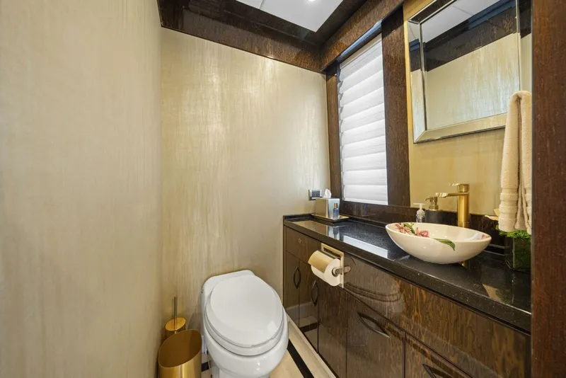 Slide: The Image of Day Head   - 5494375