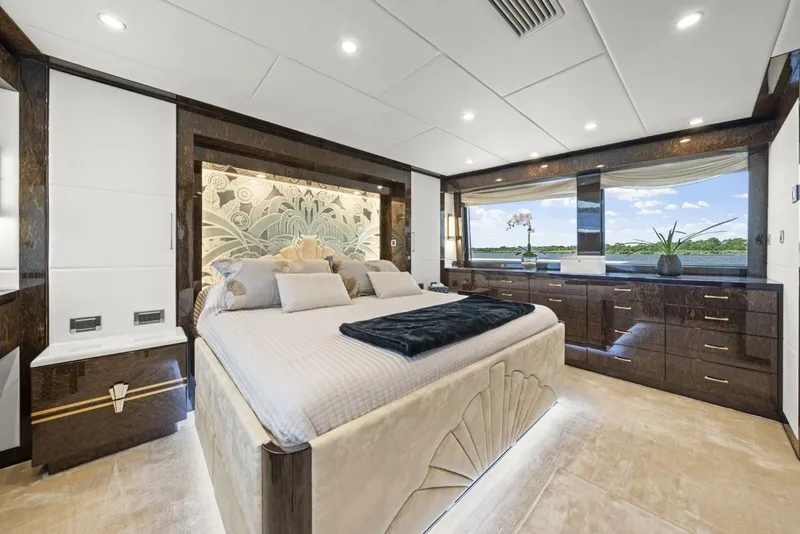 Slide: The Image of On Deck Master   - 5494385