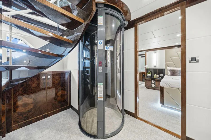 Slide: The Image of Lower Deck Elevator Landing   - 5494392