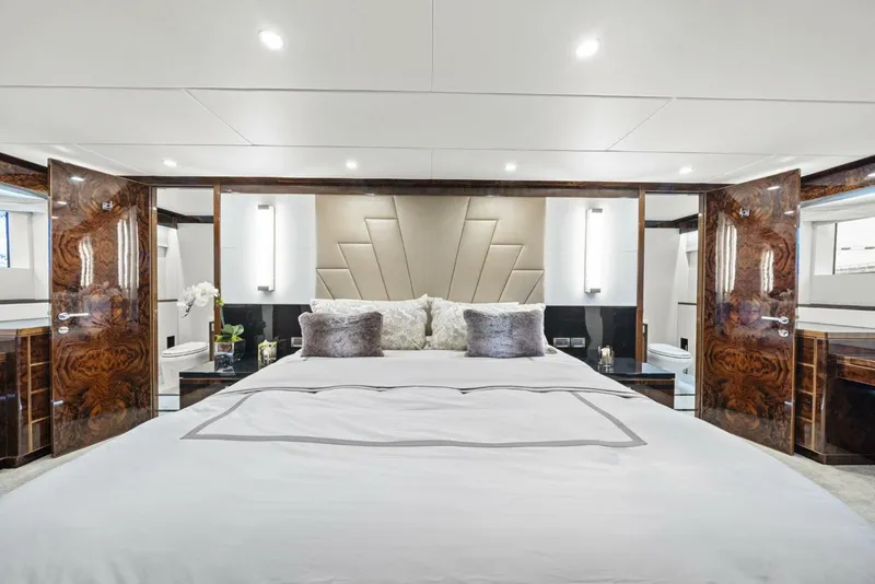 Slide: The Image of Lower Deck Master - 5494395