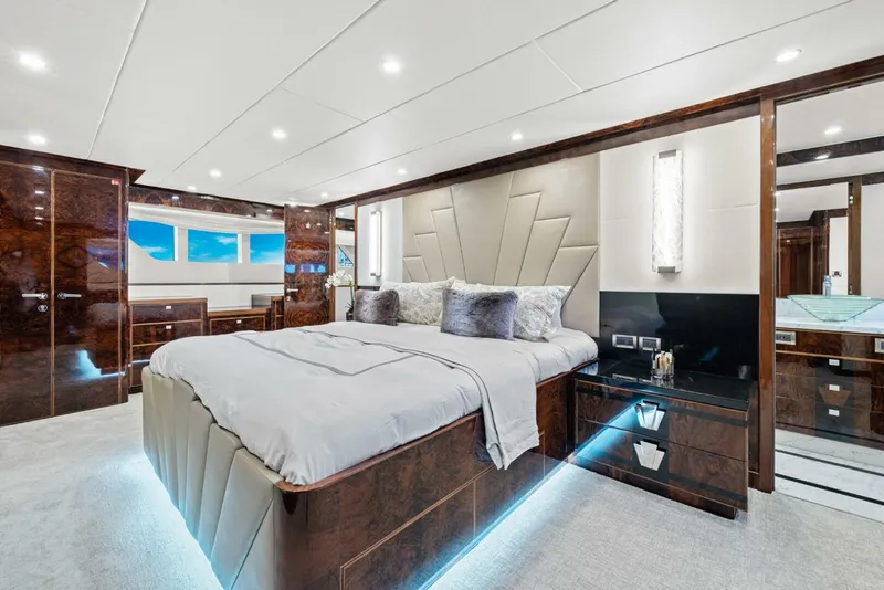 Slide: The Image of Lower Deck Master - 5494397