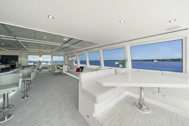 Slide: The Image of Skylounge Looking Aft   - 5494414