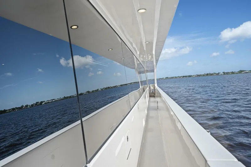 Slide: The Image of Side Deck   - 5494434