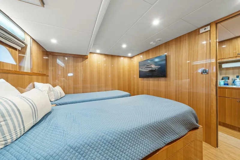 Slide: The Image of Captain's Cabin   - 5494453