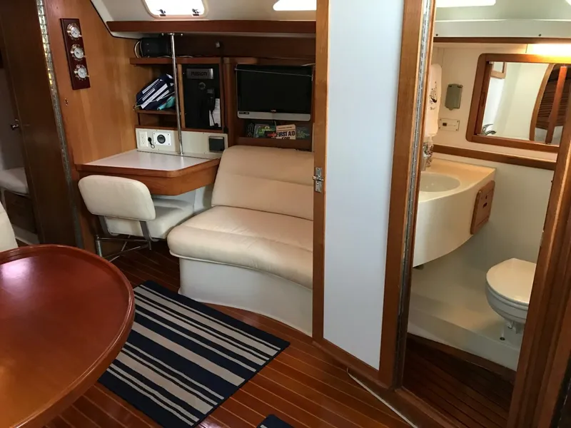 Slide: The Image of Catalina 42 Mk II 1995 - 5446203