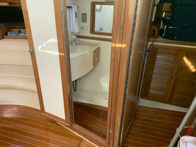 Slide: The Image of Catalina 42 Mk II 1995 - 5452488