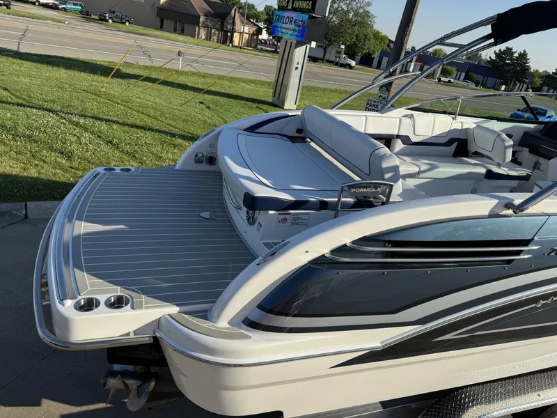 Slide: The Image of Formula 290 BR 2024 - 5447247