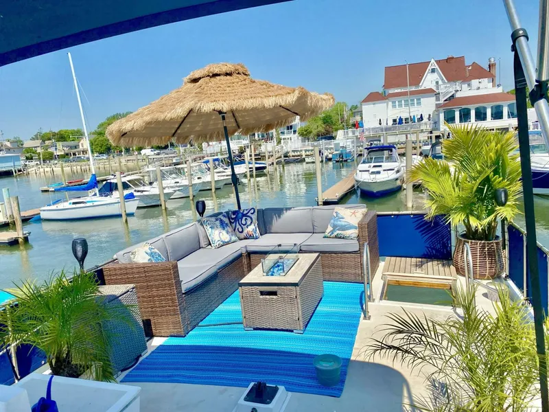 Slide: The Image of Marine Trading International Long Range Trawler 1981 - 5447424