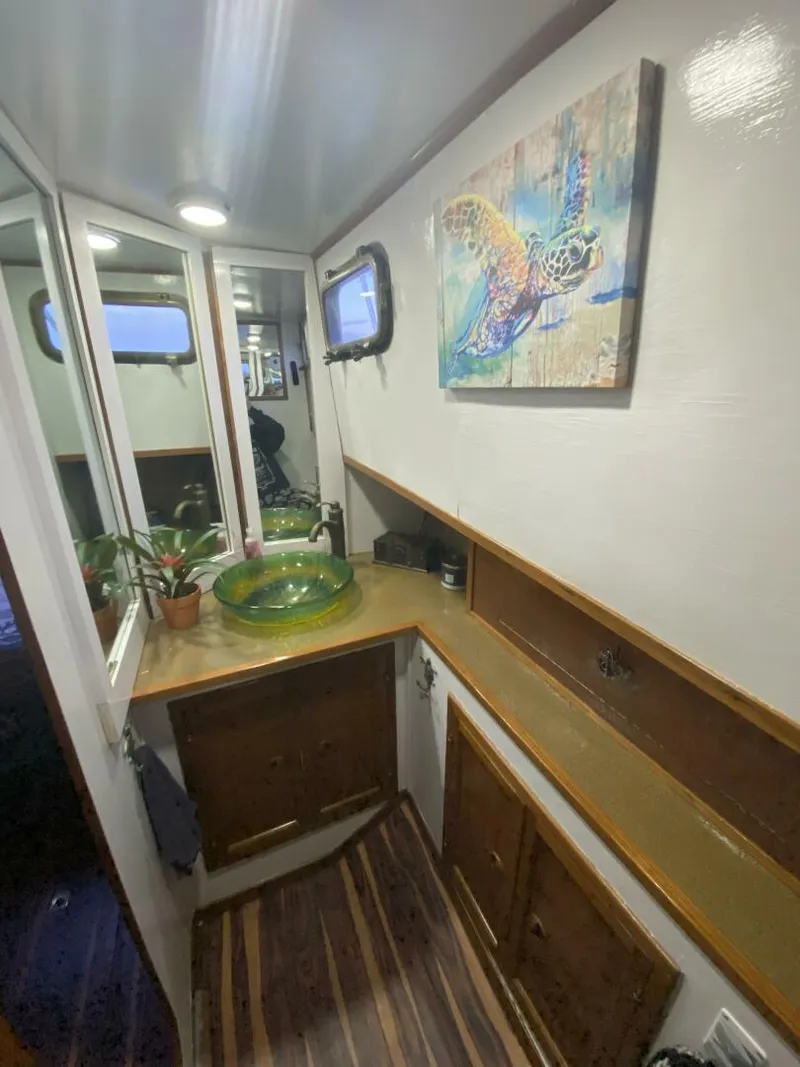 Slide: The Image of Marine Trading International Long Range Trawler 1981 - 5447434