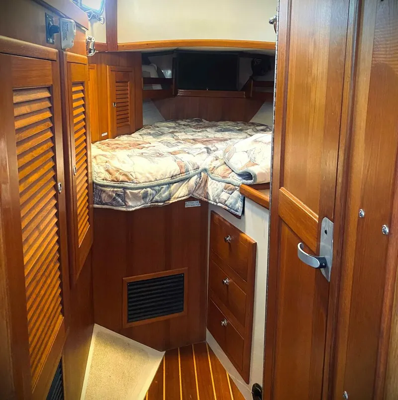 Slide: The Image of Pacific Seacraft 37 2000 - 5448401