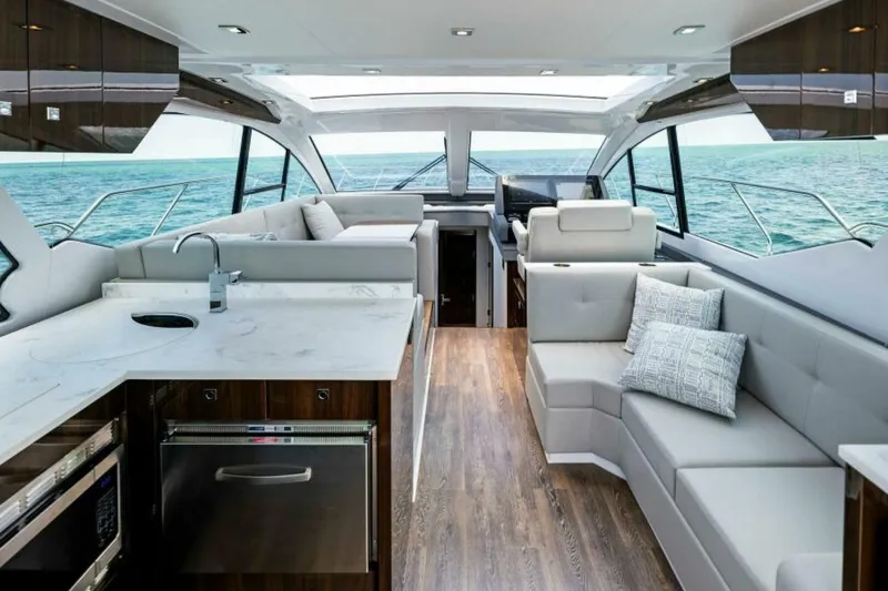 Slide: The Image of 2022 50 Cruisers Cantius - Mint 2 Bee - Salon Overview - 5449693