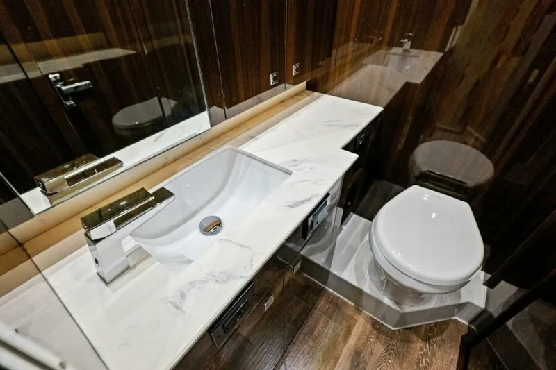 Slide: The Image of 2022 50 Cruisers Cantius - Mint 2 Bee - Master Head - 5449709