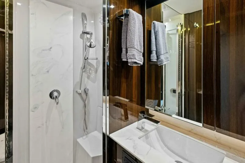 Slide: The Image of 2022 50 Cruisers Cantius - Mint 2 Bee - Master Head - 5449711