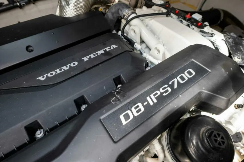 Slide: The Image of 2022 50 Cruisers Cantius - Mint 2 Bee - Engine Room - 5449731