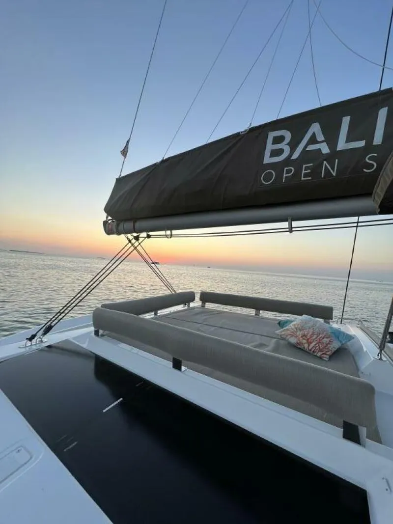 Slide: The Image of Bali 4.2 2023 - 5449845