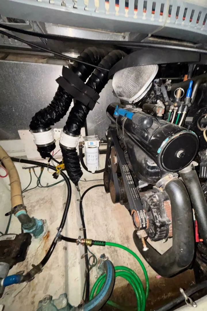 Slide: The Image of Carver 396 Aft Cabin MY 2001 - 5450130