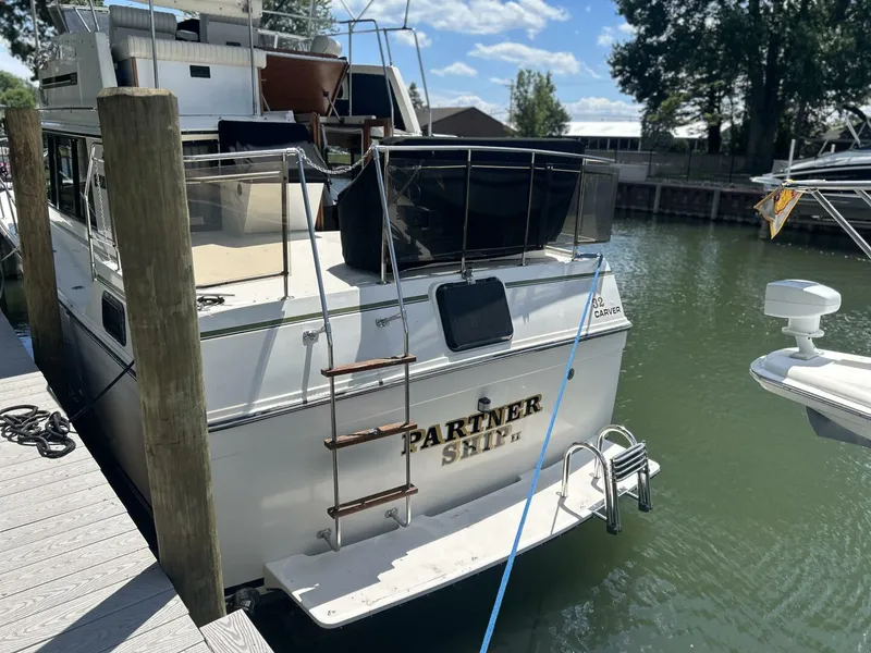 Slide: The Image of Carver Yachts 3207 1985 - 5450134