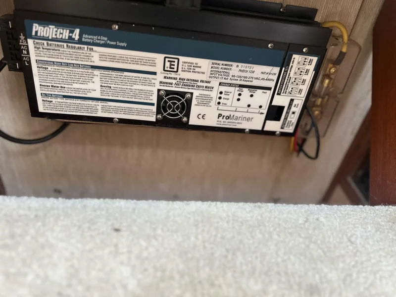 Slide: The Image of Carver Yachts 3207 1985 - 5450176