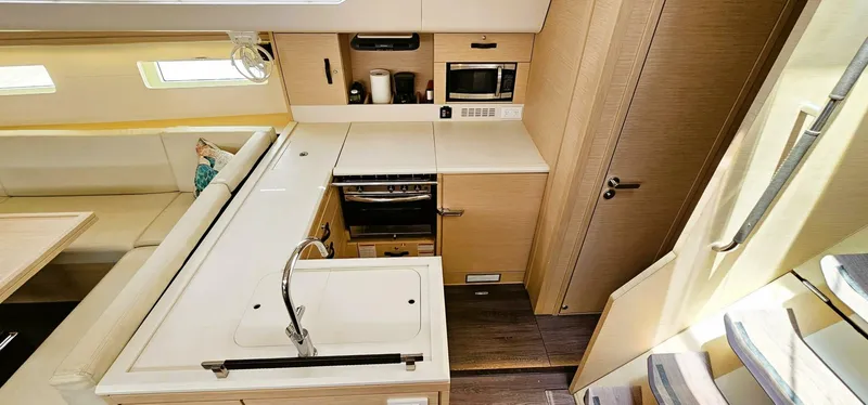 Slide: The Image of Jeanneau 51 2017 - 5554867