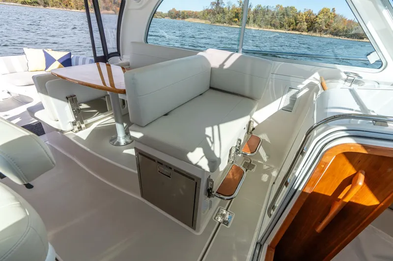 Slide: The Image of Back Cove 340 2023 - 5785550