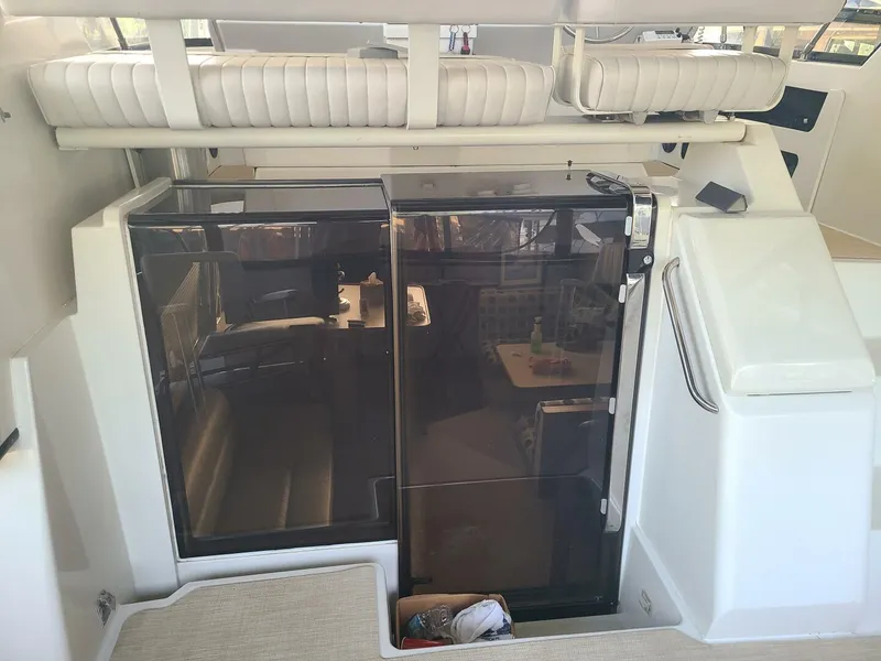 Slide: The Image of Carver 330 Aft Cabin 1991 - 5451900