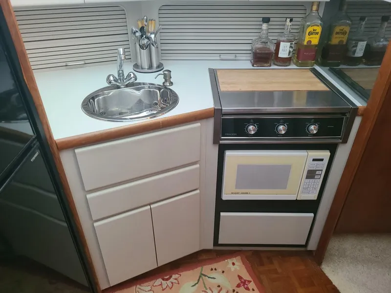 Slide: The Image of Carver 330 Aft Cabin 1991 - 5451914