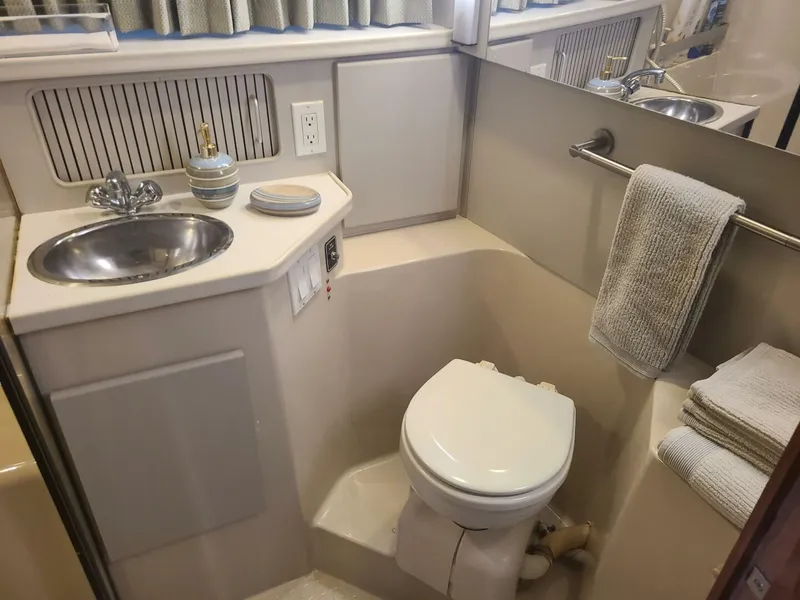 Slide: The Image of Carver 330 Aft Cabin 1991 - 5451920