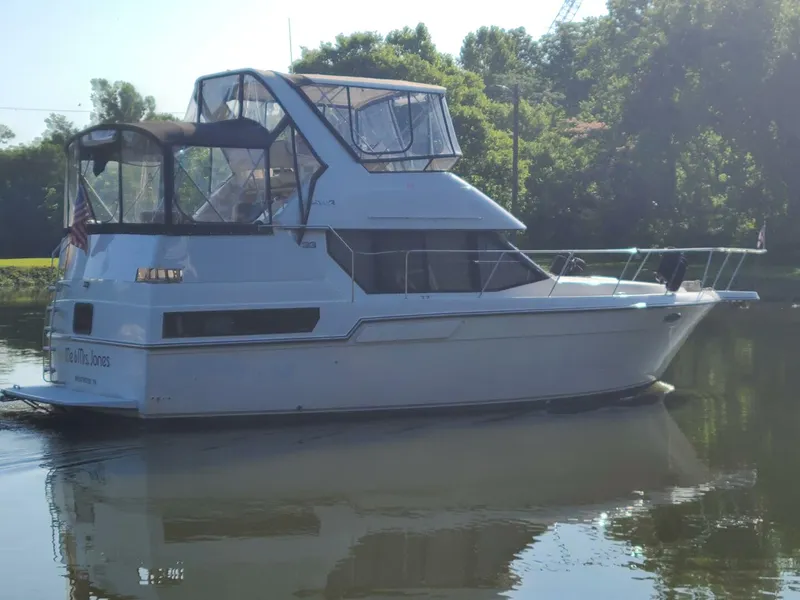 Slide: The Image of Carver 330 Aft Cabin 1991 - 5451890