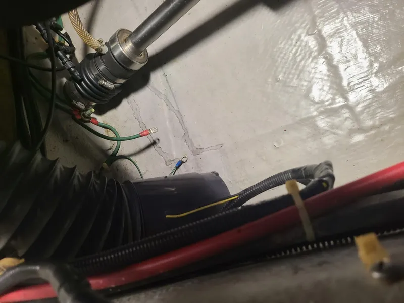 Slide: The Image of Carver 330 Aft Cabin 1991 - 5451937