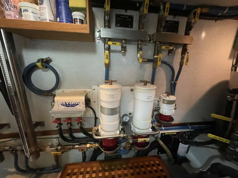 Slide: The Image of Duel Racors - 5461054